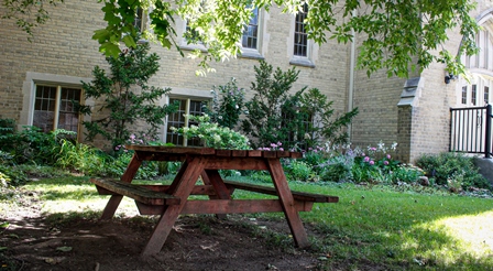 Richmond Hill United Church - front garden